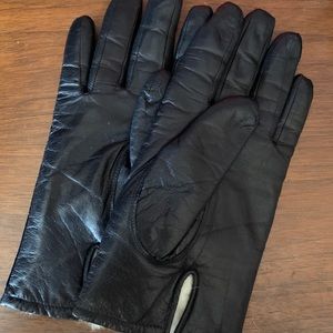 Leather gloves